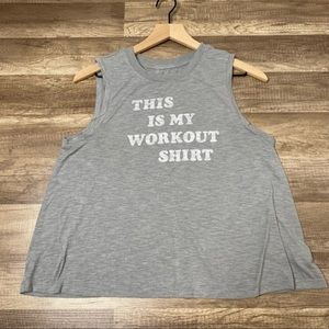 Old Navy Active Graphic Top size Medium